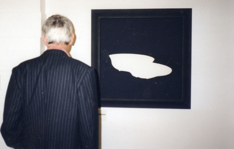 Paintin of broken bowl